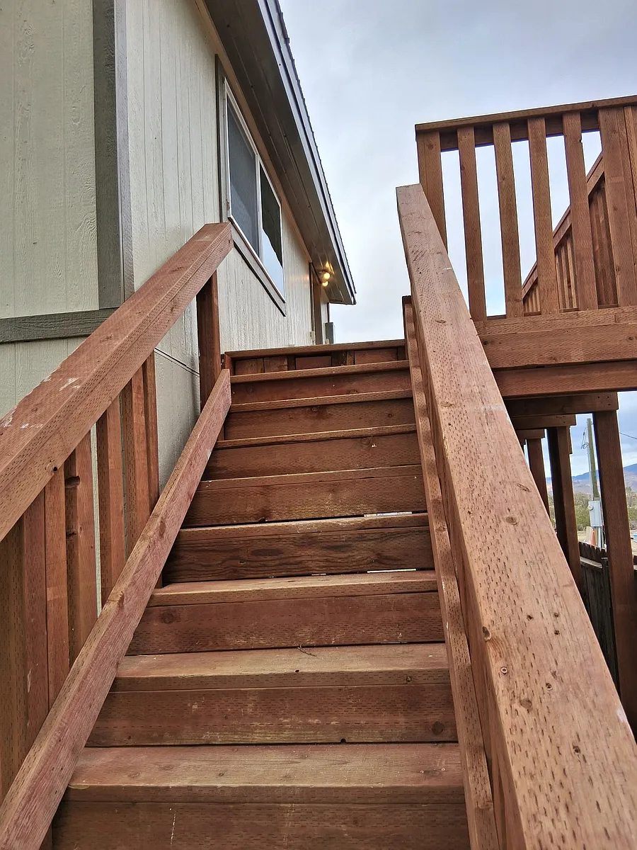 Entry stairs - 14025 S Clife Rd #A