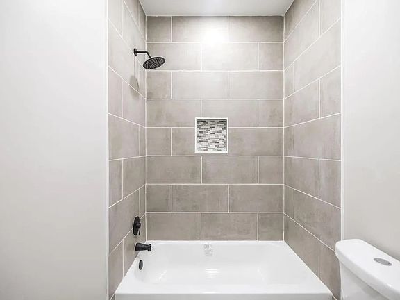 5th image of 2609 Beech Ave #2609