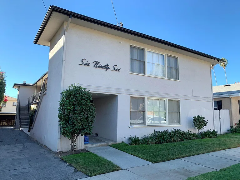 696 Mira Monte Pl #6 — Photo 1