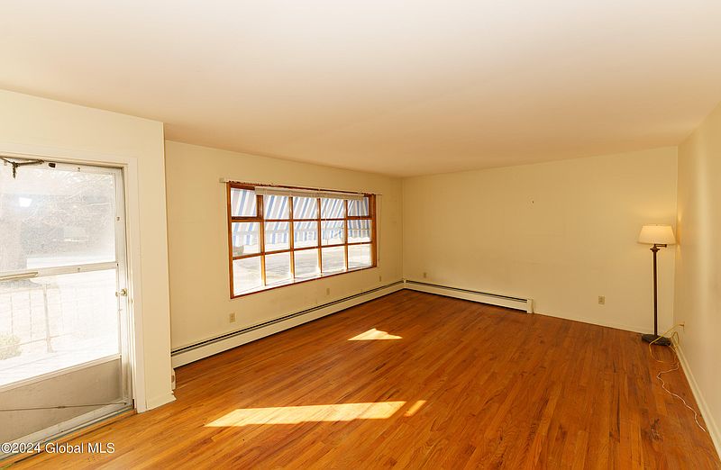 5th image of 551 Grooms Road