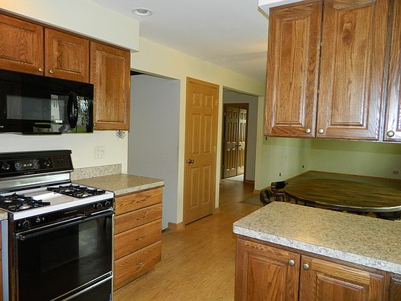 3rd image of 980 Patriot Ln