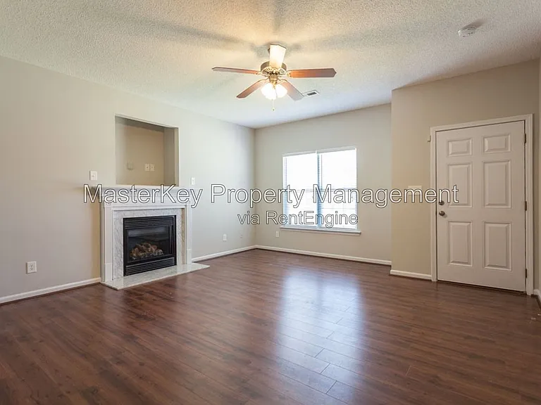 6925 Paint Rock Ln — Photo 2