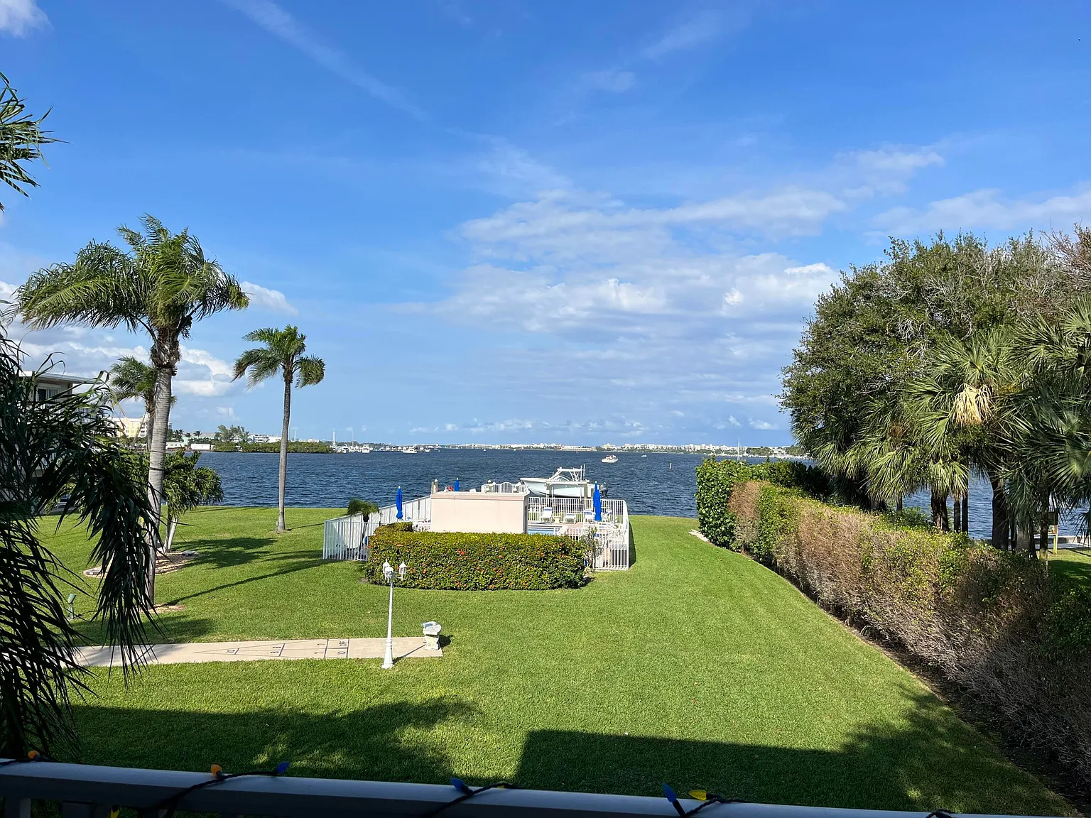 2 bed, 2.0 bath, 899 sqft, $3,000 — Photo 3
