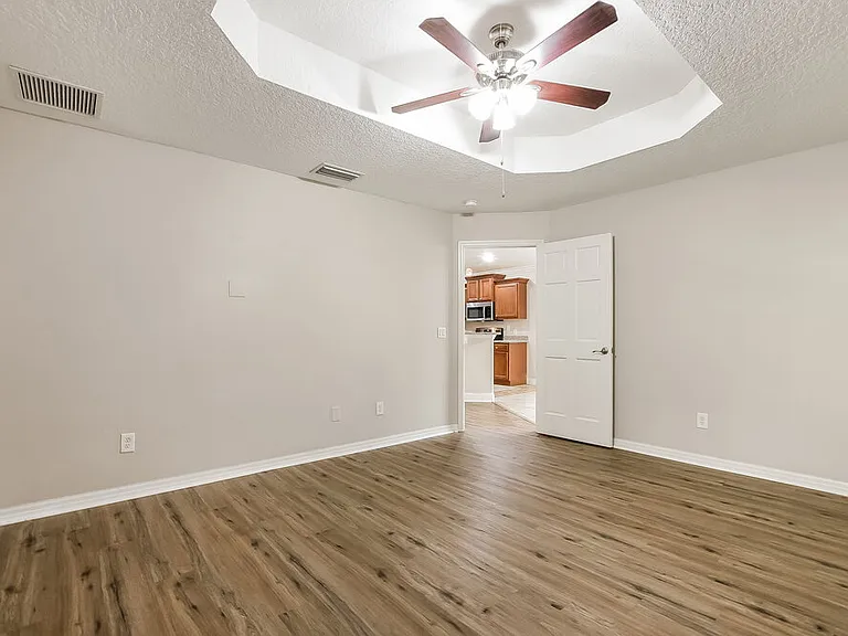 348 Ashton Woods Ln — Photo 9