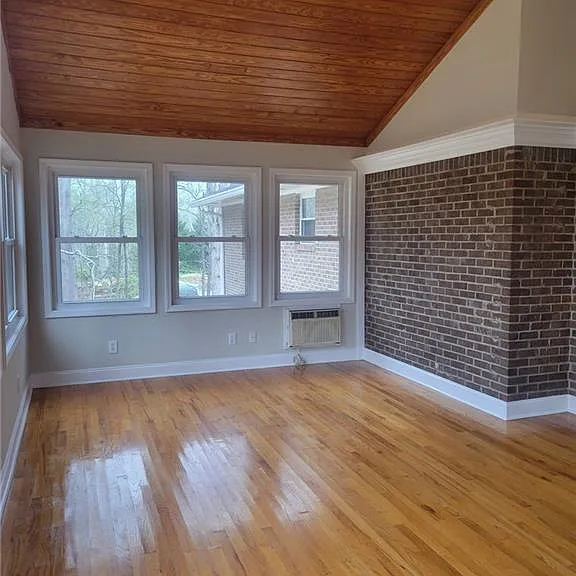3370 Westbrook Rd — Photo 14