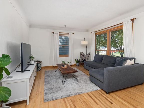 3rd image of 1750 Field Ave