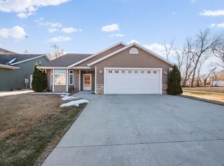 214 Rodeo Rd, Alexandria, MN 56308