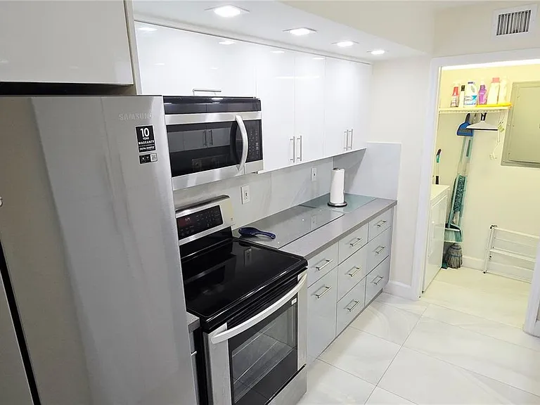 6917 Collins Ave #1212 — Photo 12