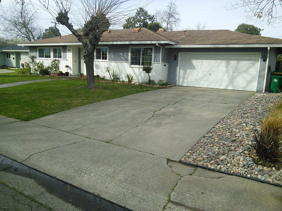 1st image of 325 Marc Ave