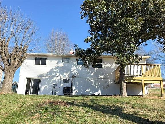 2nd image of 1007 Sunridge Trl