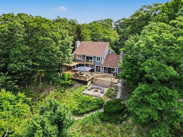 18240 N Shore Estates Rd, Spring Lake, MI 49456