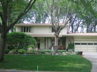 908 Sterling Dr, Midland, MI 48640