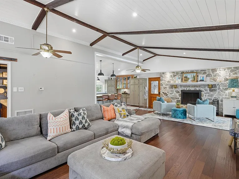 3218 Sunrise Ct — Photo 3