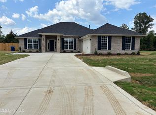 7649 Mary McCoy Dr, Horn Lake, MS 38637