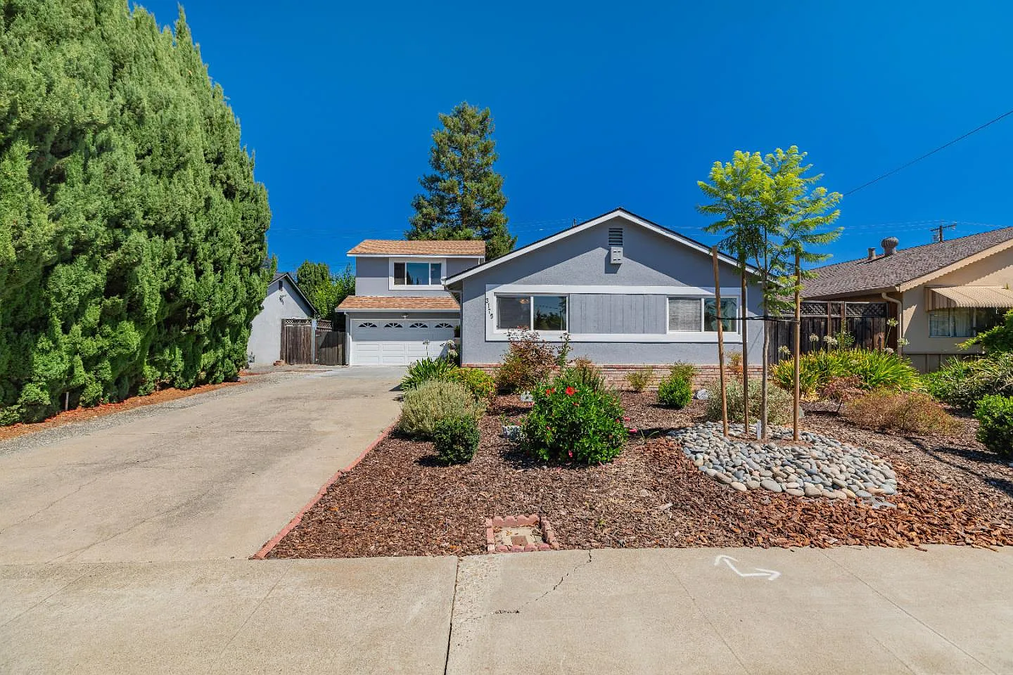 3175 Mauricia Ave photo 1