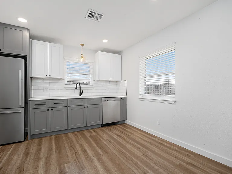 630 S Heights Dr — Photo 7