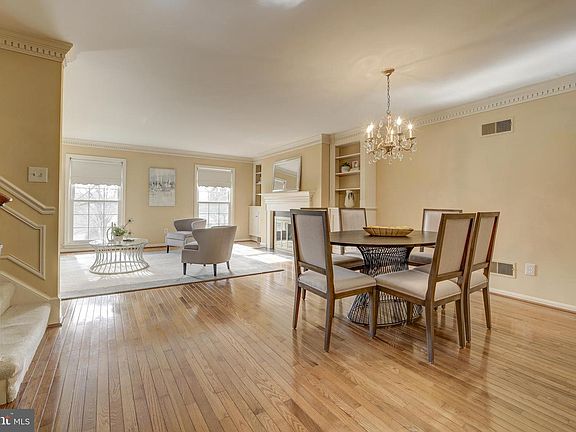 4th image of 10902 Wickshire Way #F