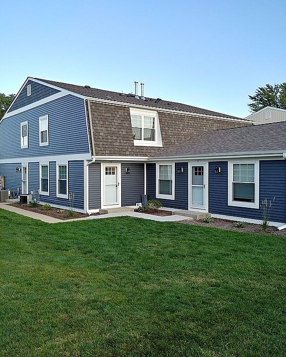 1st image of 326 Farmingdale Cir