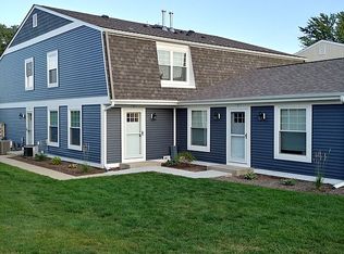 326 Farmingdale Cir, Vernon Hills, IL 60061
