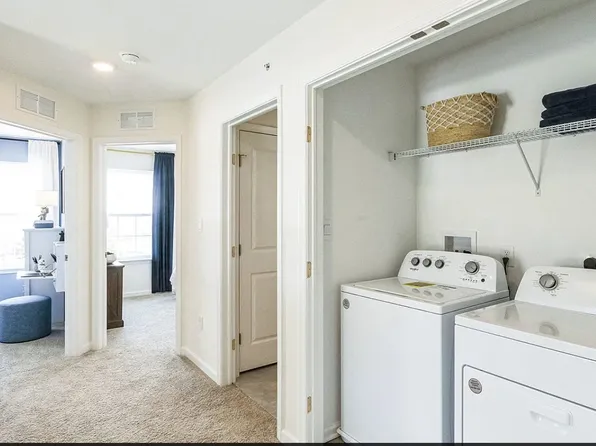 1081 Meadowlark Dr, Fogelsville, PA 18051