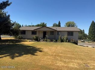 1502 S Euclid Rd, Grandview, WA 98930