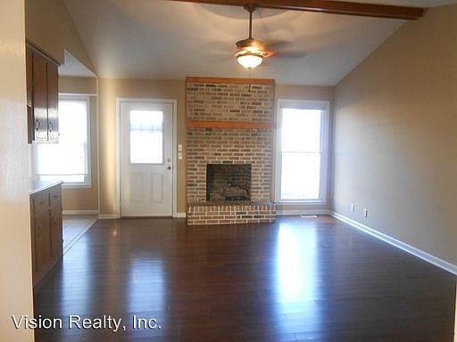 2nd image of 1825 Warren Dr
