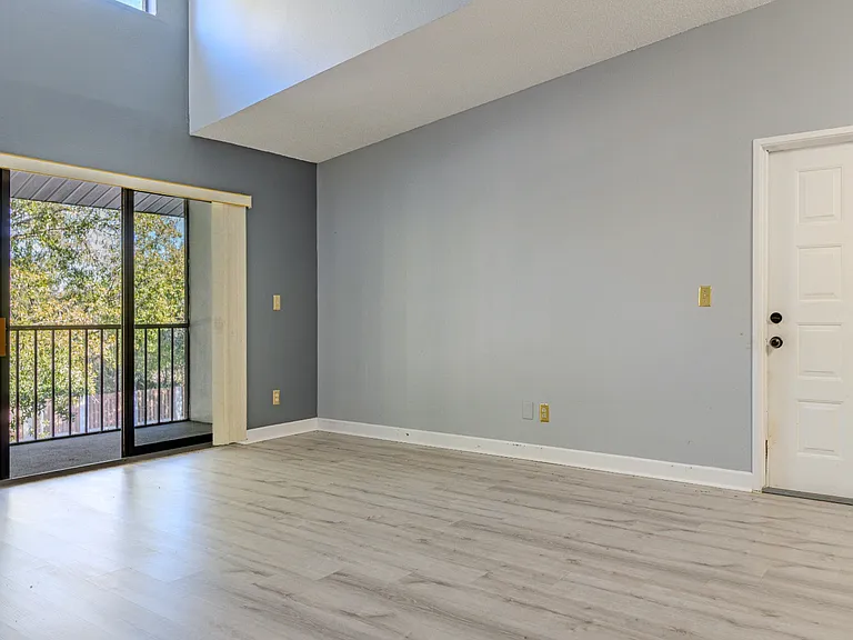 8215 Sun Spring Cir #23 — Photo 7