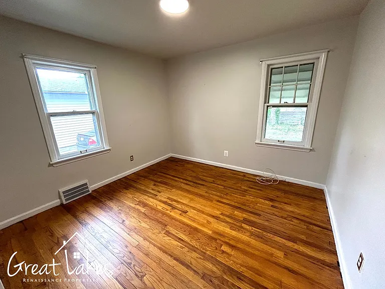 21728 Beechwood Ave — Photo 12