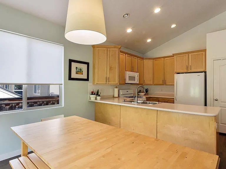 2037 E Brookings Dr — Photo 7