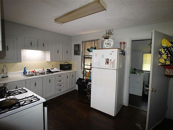 3rd image of 417 Myrtle Dr #A/b