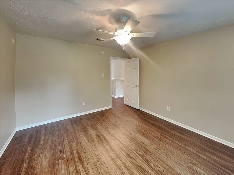 26887 Castlecliff Ln — Photo 16
