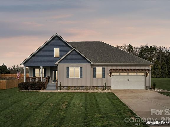 4th image of 161 Wheatfield Dr