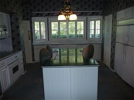 4th image of 1700 Canyon Springs Dr