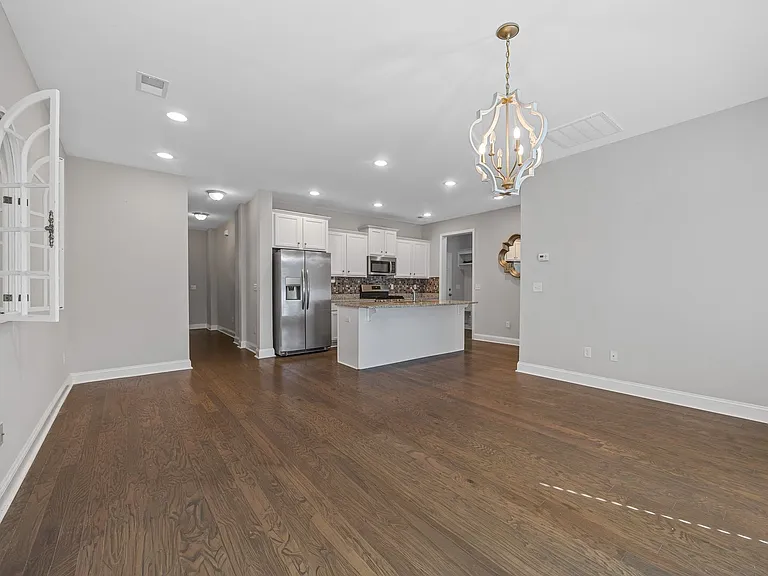 4 Tatum Ln — Photo 11