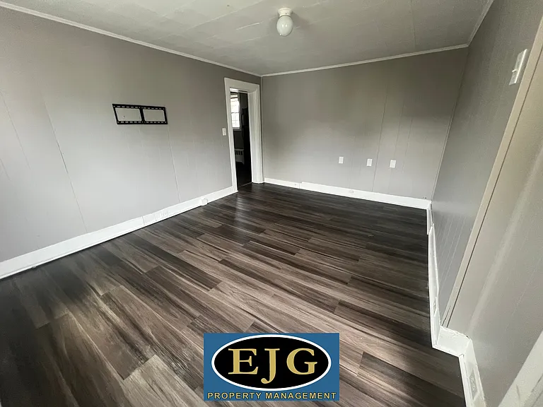 254 Central St #E — Photo 11