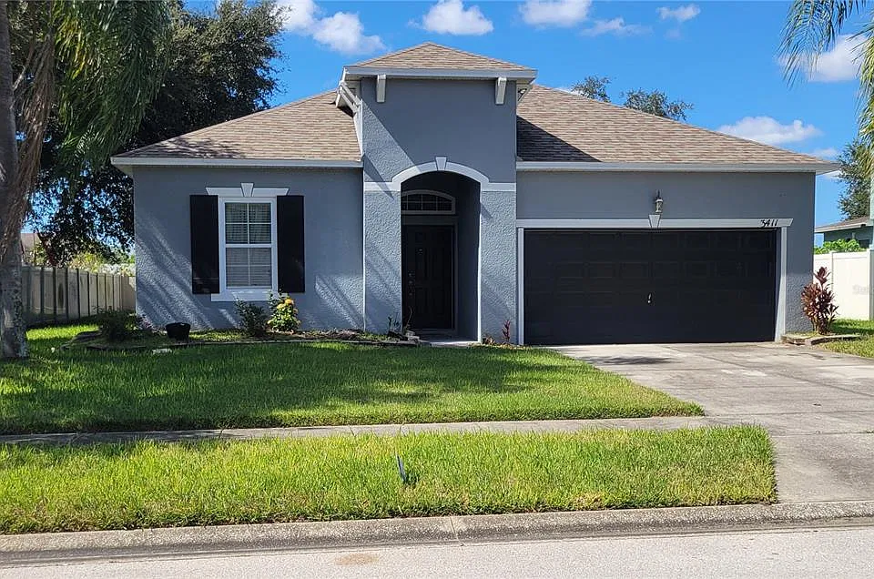 3411 McCormick Woods Dr