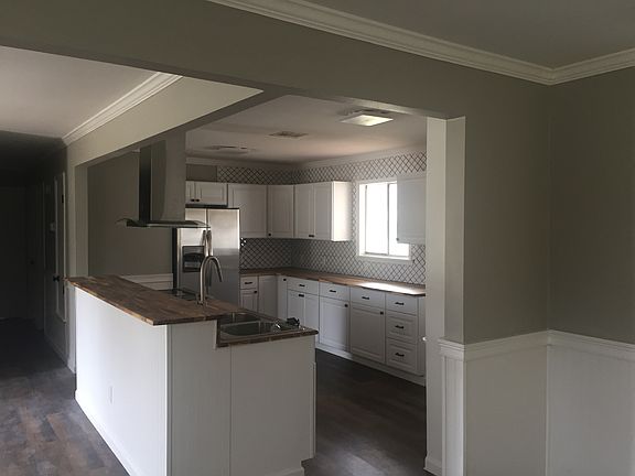 3rd image of 4228 Elaine St