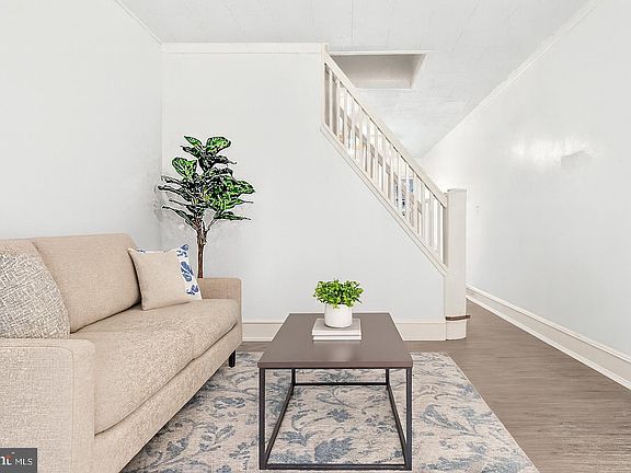 4th image of 344 Middlesex St