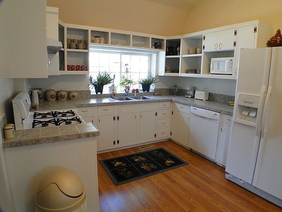 2nd image of 1414 Burnett Ave