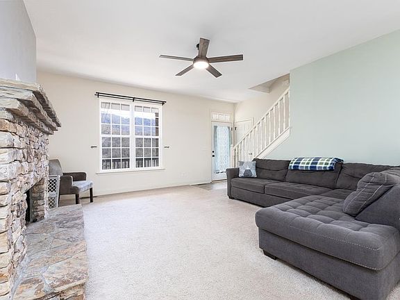 4th image of 210 Triple Fork Rd