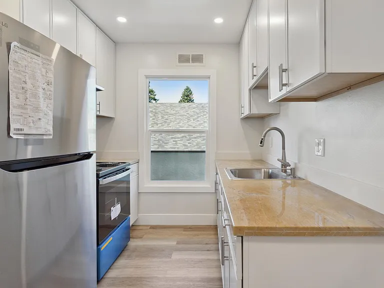 3441 Laguna Ave #2 — Photo 30