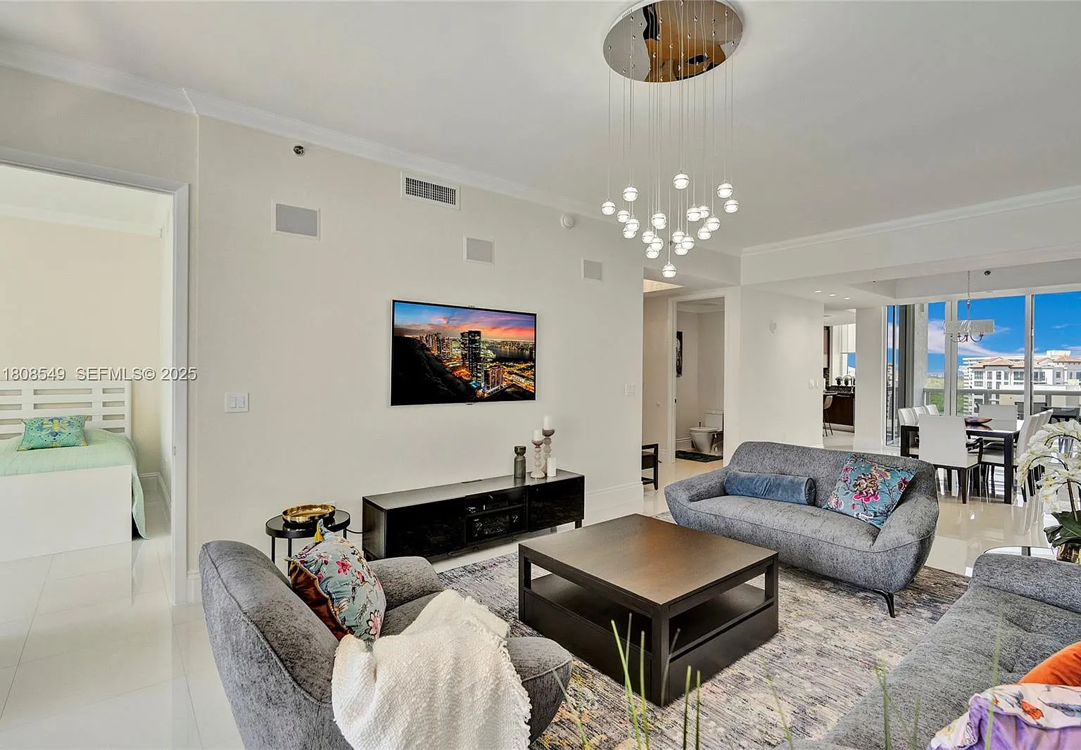 3 bed, 3.5 bath, 2327 sqft, $11,800 — Photo 3