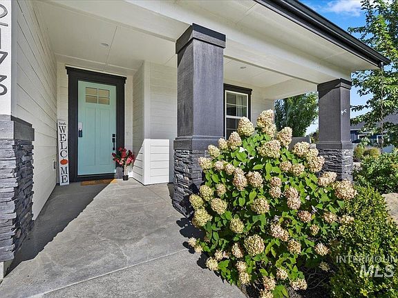 4th image of 2173 N Burnam Pl