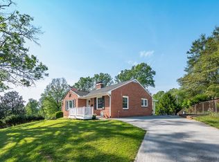 1235 Ashland Cir, Bedford, VA 24523