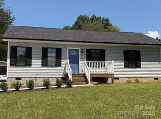 406 Greenlea Cir, Taylorsville, NC 28681