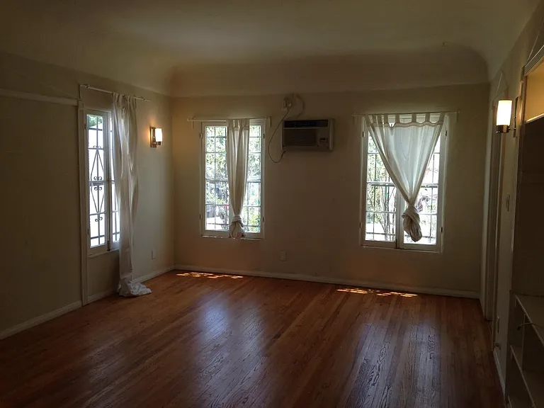 802 N Sweetzer Ave #106 — Photo 6