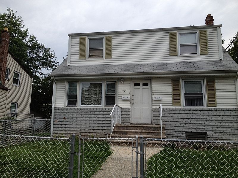 1st image of 135 Brookwood St