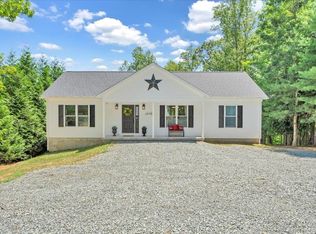 924 Jefferson Dock Rd, Penhook, VA 24137