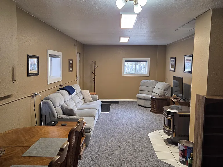 143 N Jackson Ave #1 — Photo 4