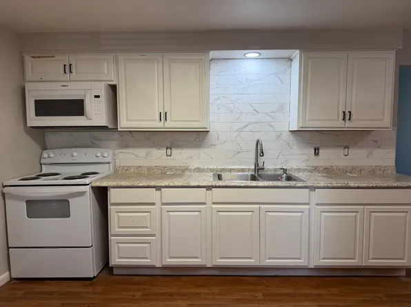 1126 S Jasper St APT C, Cornelius, OR 97113